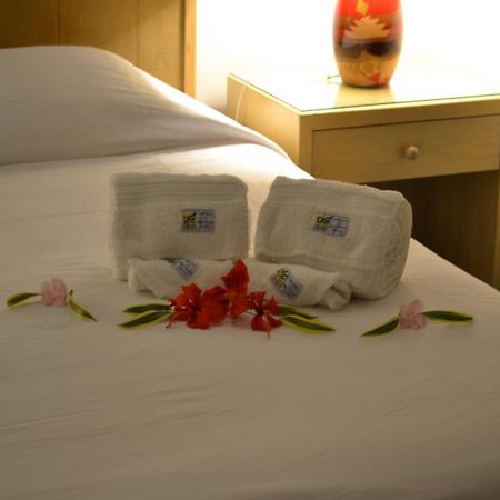 West Plaza Desekel Hotel Koror village Exterior foto