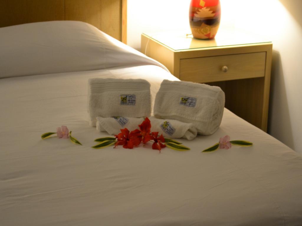 West Plaza Desekel Hotel Koror village Exterior foto